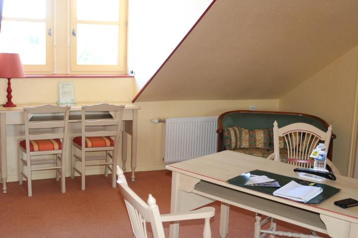 Logis Le Port Saint Aubin Hotel Morannes sur Sarthe-Daumeray Exterior foto